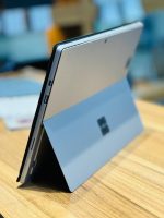 لپ تاپ 12.5 اینچی استوک Surface pro 5 با حافظه 256 و رم 8 گیگ