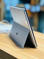 لپ تاپ 12.5 اینچی استوک Surface pro 5 با حافظه 256 و رم 8 گیگ