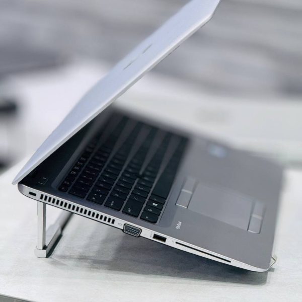لپ تاپ استوک 15 اینچی hp مدل 580G3 با حافظه 256 و رم 8 گیگ