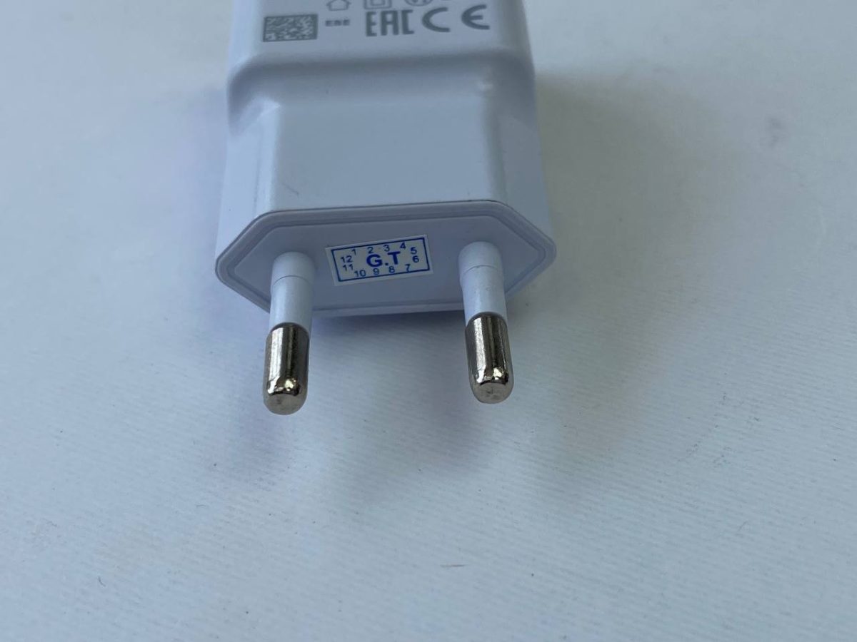 شارژر دیواری سامسونگ به همراه کابل تبدیل microUSB